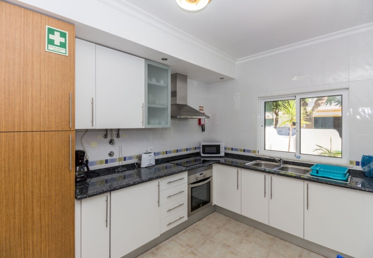 Apartamento em Manta Rota - T2 a 800m da Praia by AlgarveManta (3T1)
