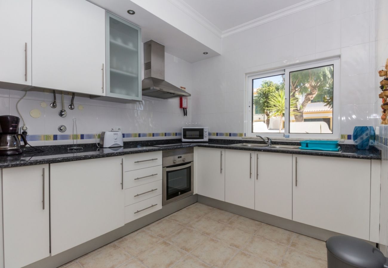 Apartamento em Manta Rota - T2 a 800m da Praia by AlgarveManta (3T1)