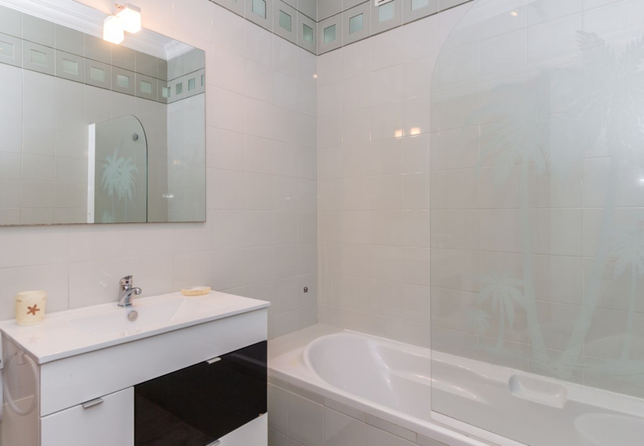 Apartamento em Manta Rota - T2 a 800m da Praia by AlgarveManta (3T1)