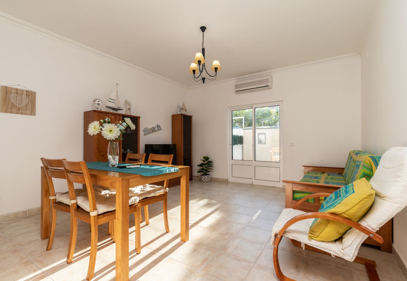 Apartamento em Manta Rota - T2 a 800m da Praia by AlgarveManta (3T1)