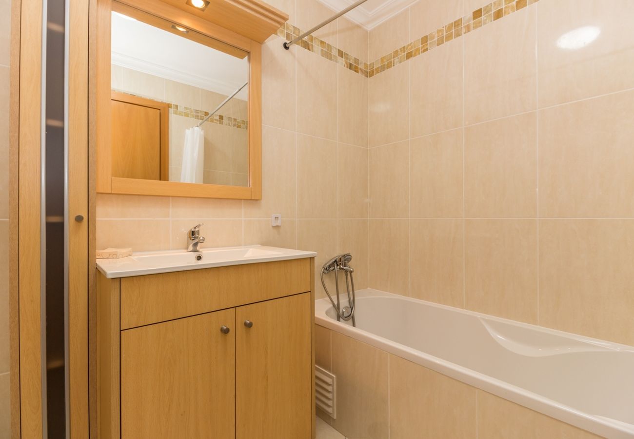 Apartamento em Manta Rota - T2 em condominio com piscina e WIFI by AlgarveManta (13T2)