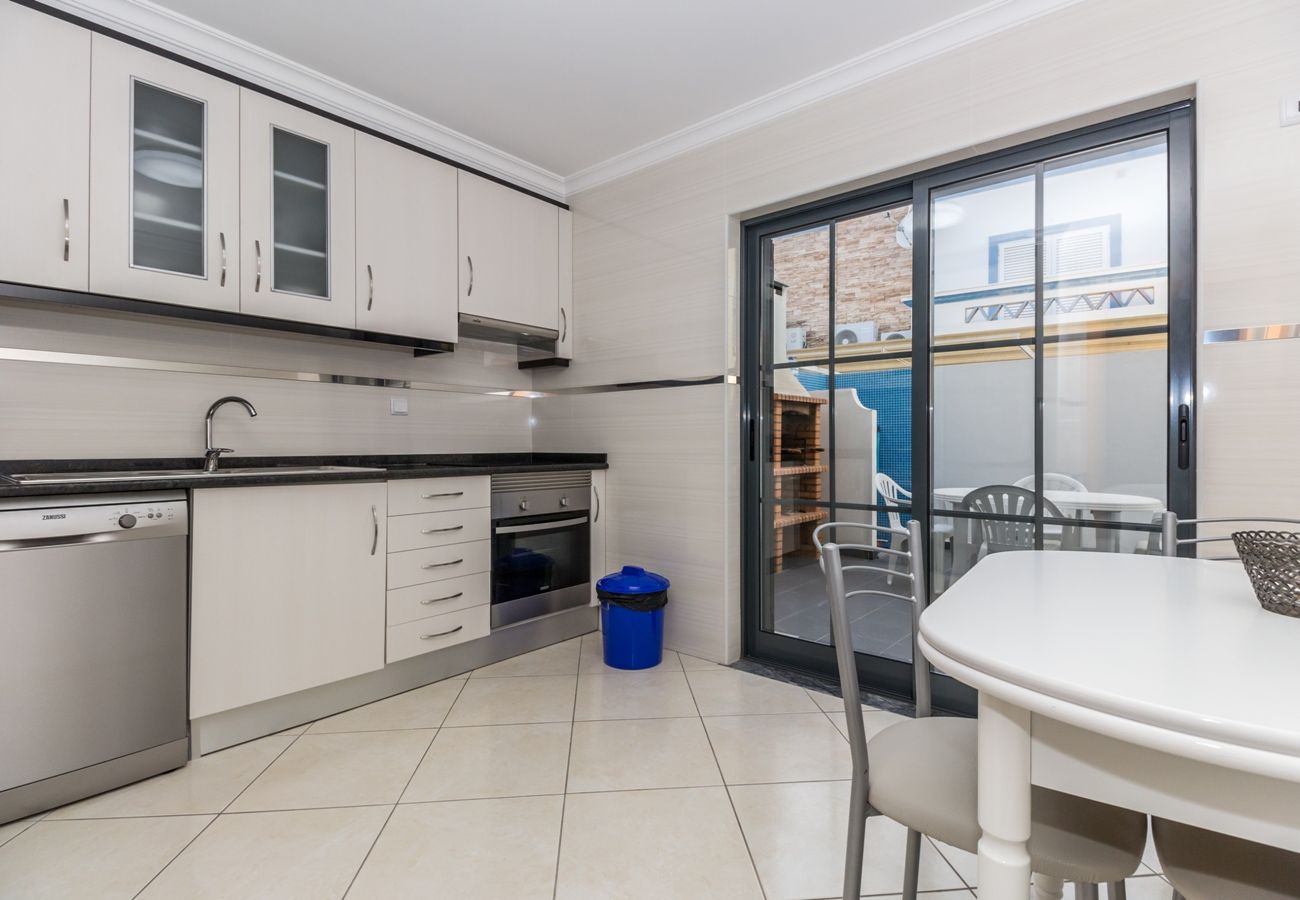 Apartamento em Manta Rota - T2 em condominio com piscina e WIFI by AlgarveManta (13T2)