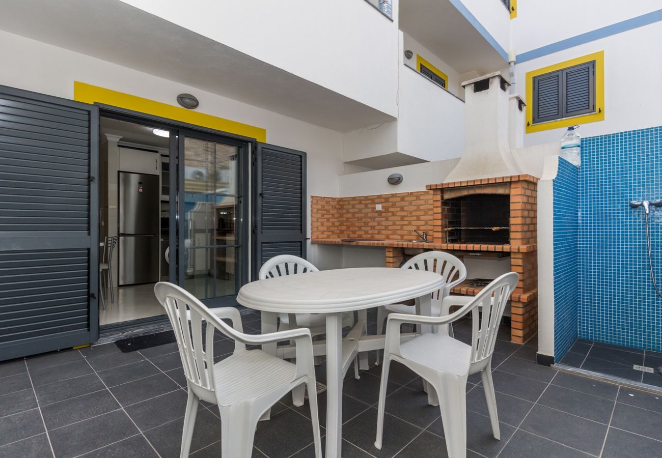 Apartamento em Manta Rota - T2 em condominio com piscina e WIFI by AlgarveManta (13T2)