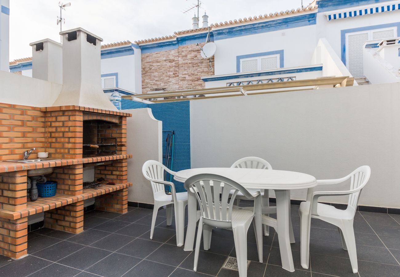 Apartamento em Manta Rota - T2 em condominio com piscina e WIFI by AlgarveManta (13T2)