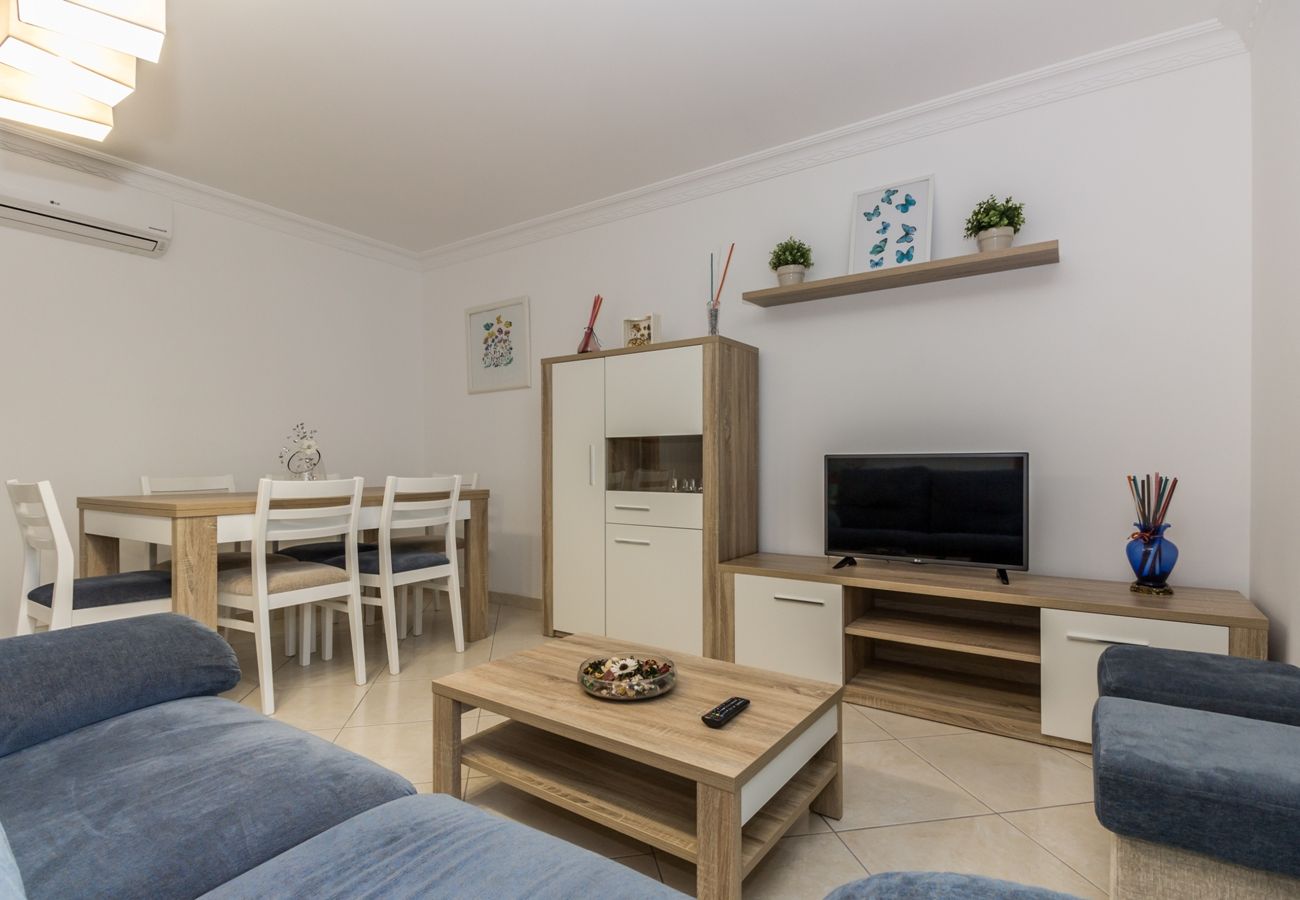 Apartamento em Manta Rota - T2 em condominio com piscina e WIFI by AlgarveManta (13T2)