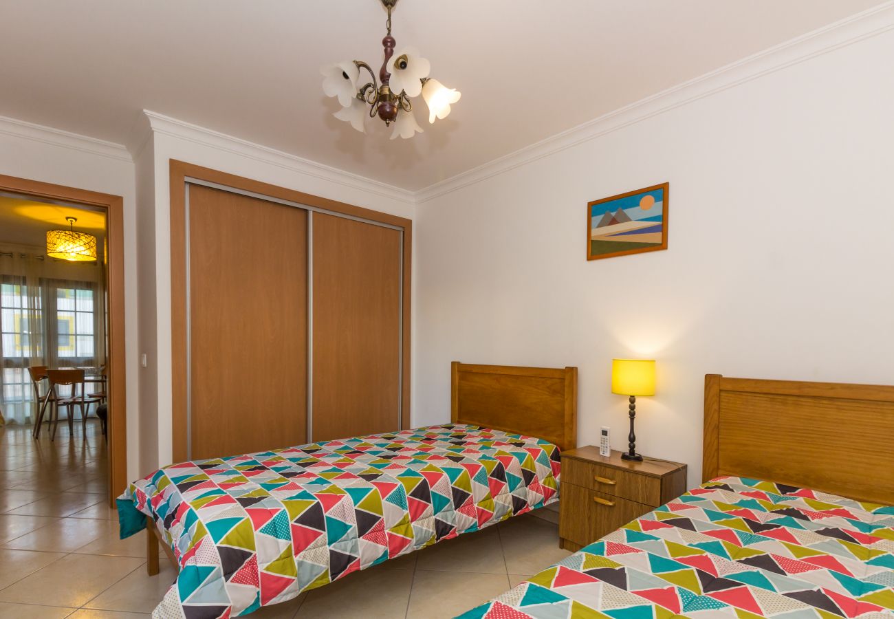 Apartamento em Manta Rota - Apartamento com 2 quartos em condominio com piscina  by AlgarveManta (15T2)