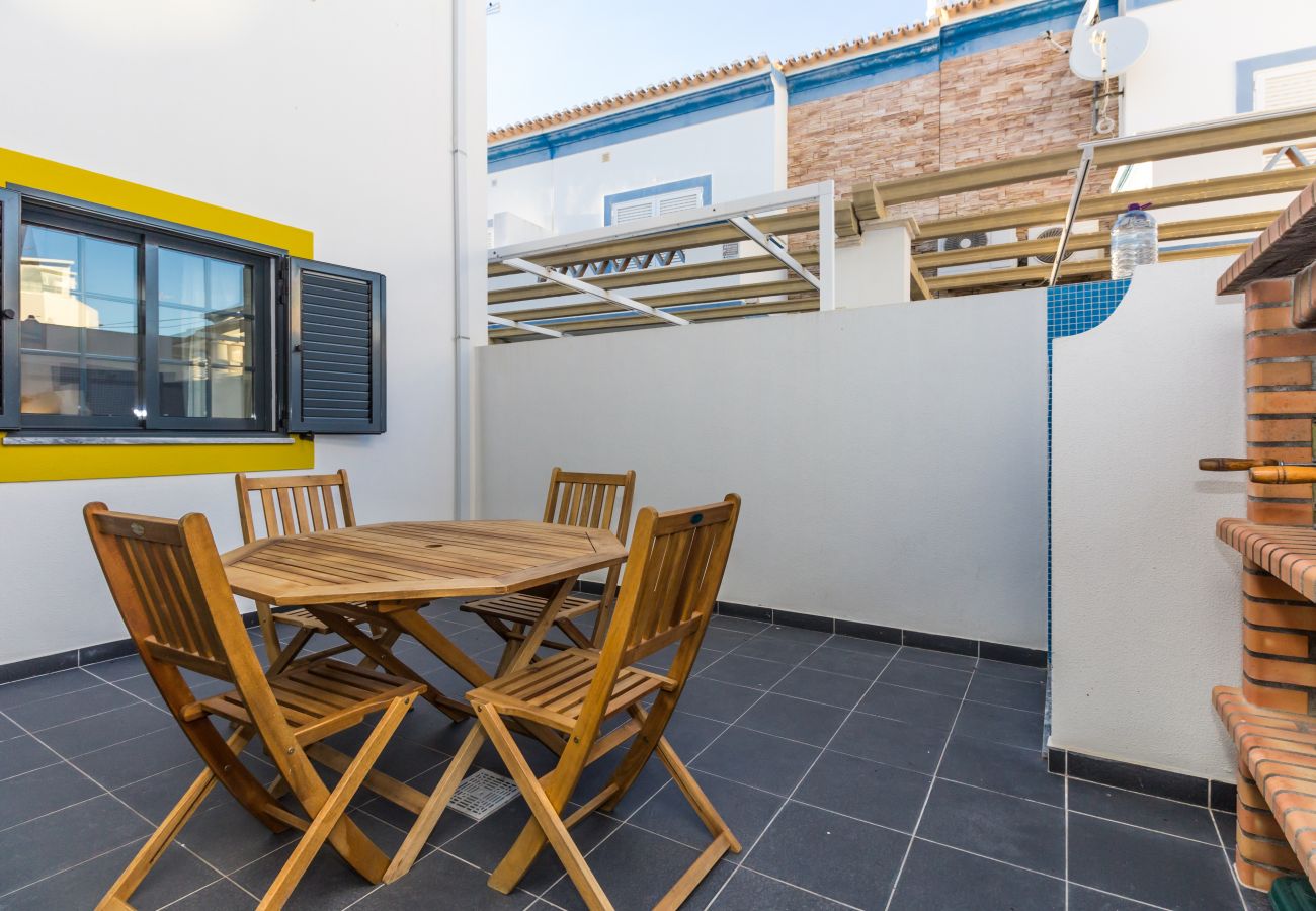 Apartamento em Manta Rota - Apartamento com 2 quartos em condominio com piscina  by AlgarveManta (15T2)