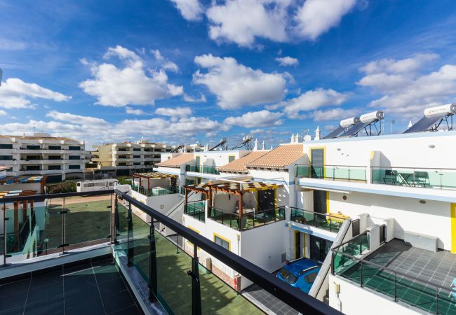 Apartamento em Manta Rota - Apartamento em condomínio com piscina/WIFI a 2 minutos da praia by AlgarveManta (2T3) Apartamento em Manta Rota - Apartamento em condomínio com piscina/WIFI a 2 minutos da praia by AlgarveManta (2T3)