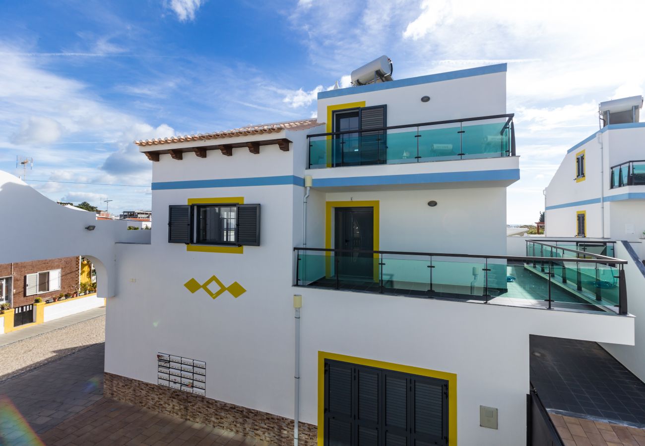 Apartamento em Manta Rota - Apartamento em condomínio com piscina/WIFI a 2 minutos da praia by AlgarveManta (2T3)