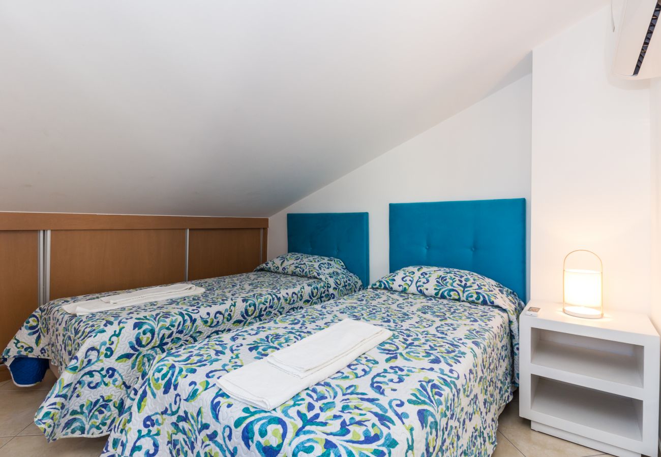 Apartamento em Manta Rota - Apartamento em condomínio com piscina/WIFI a 2 minutos da praia by AlgarveManta (2T3)