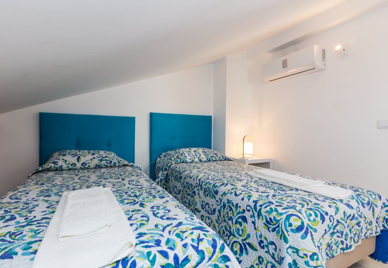 Apartamento em Manta Rota - Apartamento em condomínio com piscina/WIFI a 2 minutos da praia by AlgarveManta (2T3)