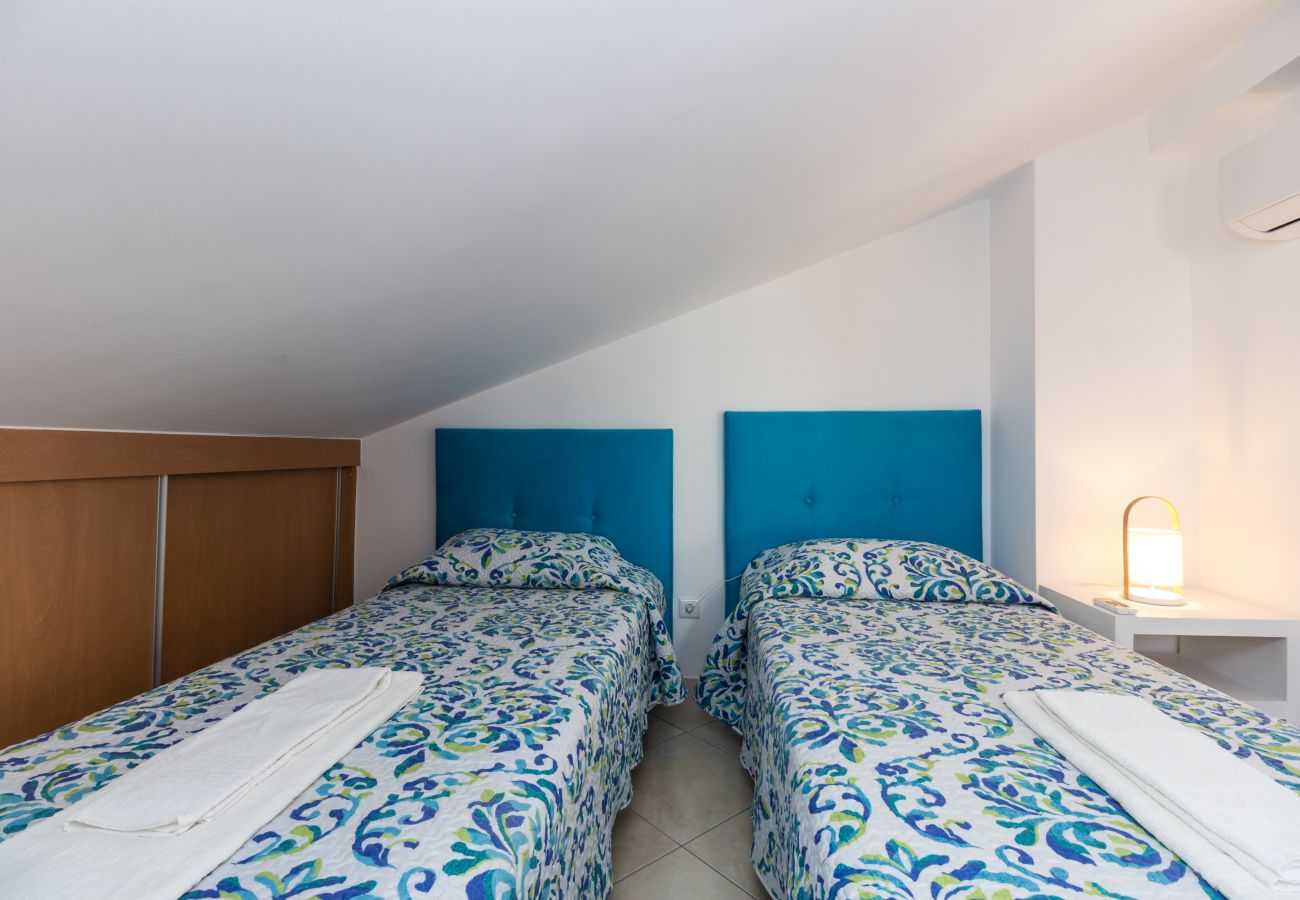 Apartamento em Manta Rota - Apartamento em condomínio com piscina/WIFI a 2 minutos da praia by AlgarveManta (2T3)