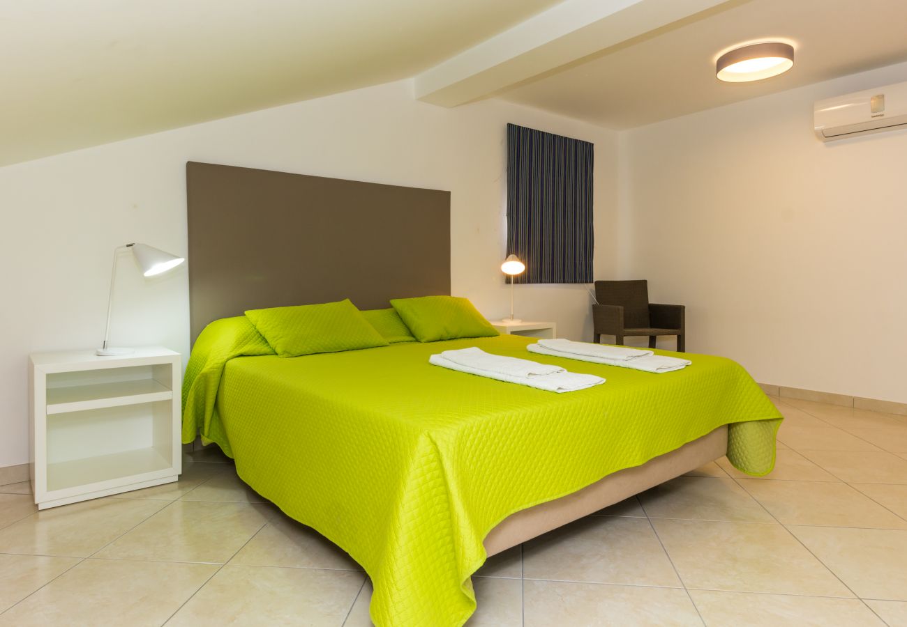 Apartamento em Manta Rota - Apartamento em condomínio com piscina/WIFI a 2 minutos da praia by AlgarveManta (2T3)