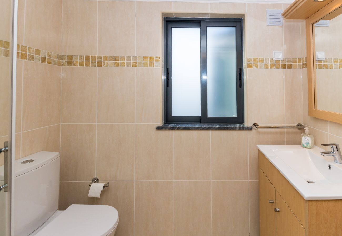 Apartamento em Manta Rota - Apartamento em condomínio com piscina/WIFI a 2 minutos da praia by AlgarveManta (2T3)