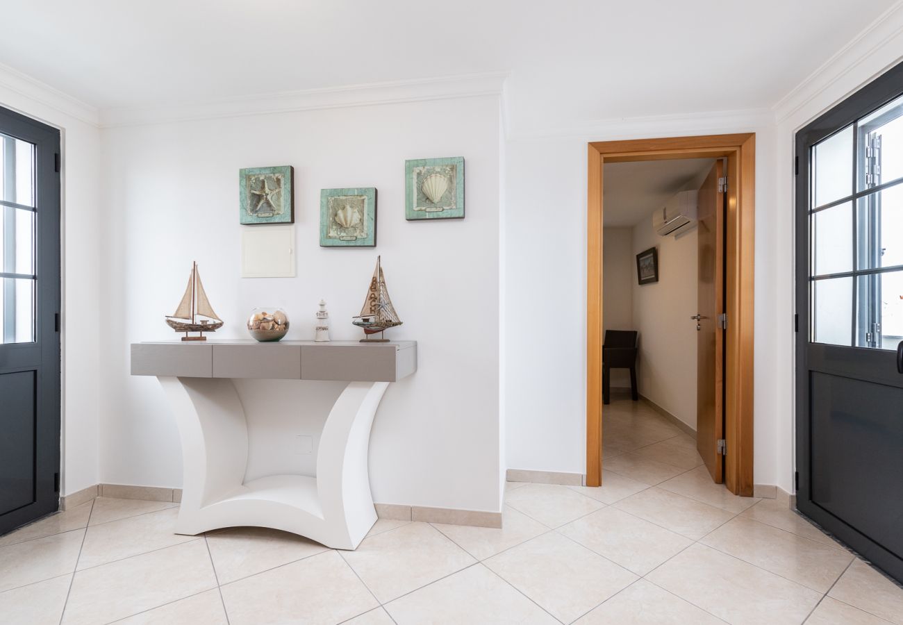 Apartamento em Manta Rota - Apartamento em condomínio com piscina/WIFI a 2 minutos da praia by AlgarveManta (2T3)