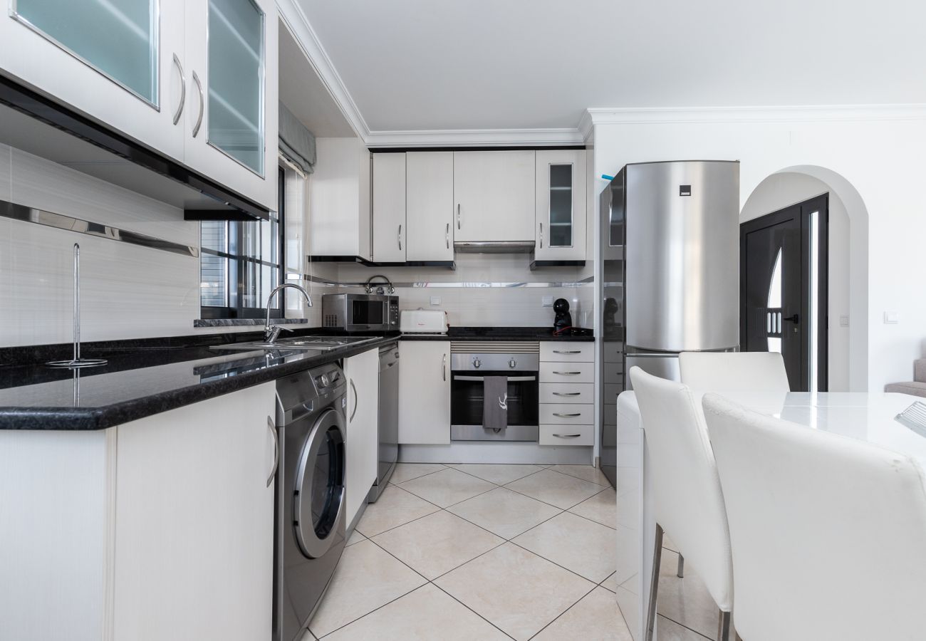 Apartamento em Manta Rota - Apartamento em condomínio com piscina/WIFI a 2 minutos da praia by AlgarveManta (2T3)