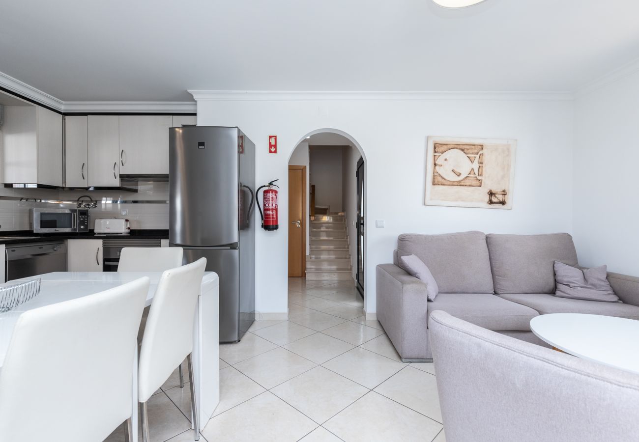 Apartamento em Manta Rota - Apartamento em condomínio com piscina/WIFI a 2 minutos da praia by AlgarveManta (2T3)