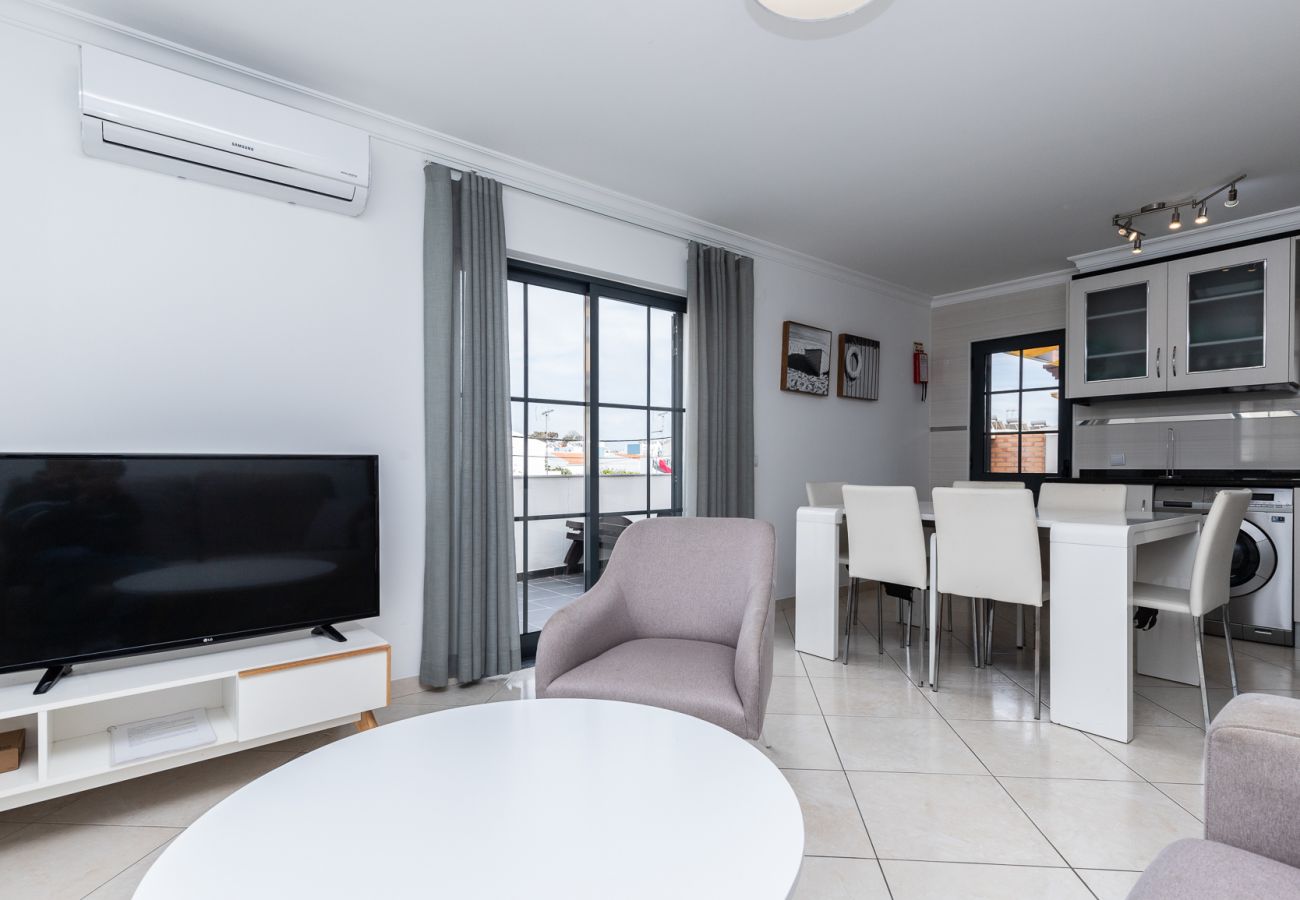 Apartamento em Manta Rota - Apartamento em condomínio com piscina/WIFI a 2 minutos da praia by AlgarveManta (2T3)