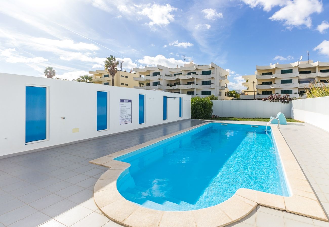 Apartamento em Manta Rota - Apartamento T3 em condominio com piscina e WIFI by AlgarveManta (3T3)