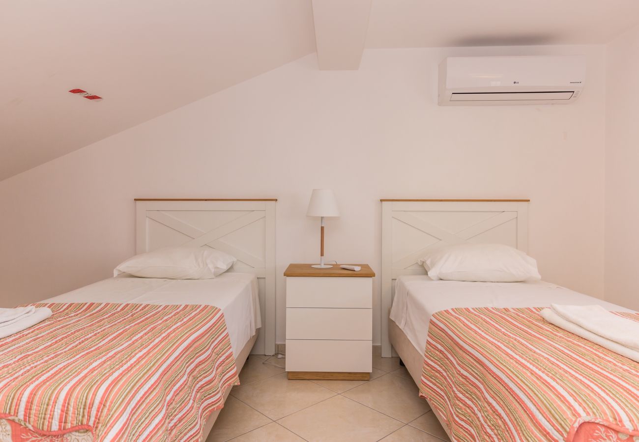 Apartamento em Manta Rota - Apartamento T3 em condominio com piscina e WIFI by AlgarveManta (3T3)