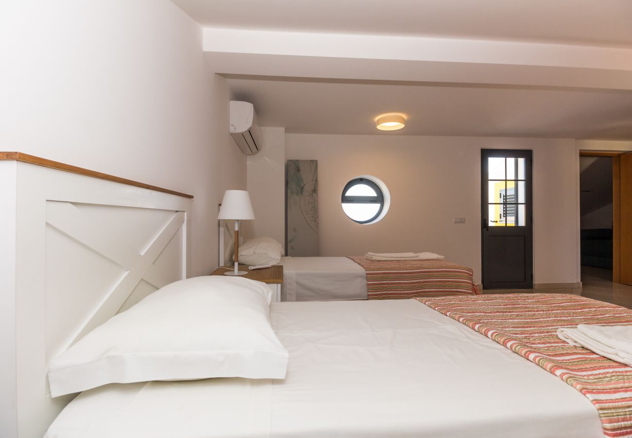 Apartamento em Manta Rota - Apartamento T3 em condominio com piscina e WIFI by AlgarveManta (3T3)