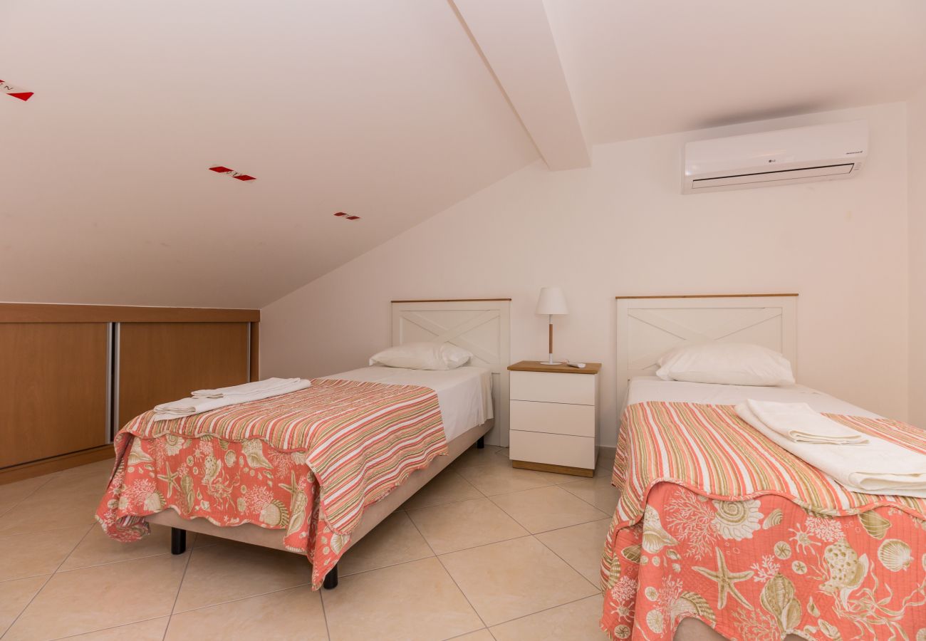 Apartamento em Manta Rota - Apartamento T3 em condominio com piscina e WIFI by AlgarveManta (3T3)