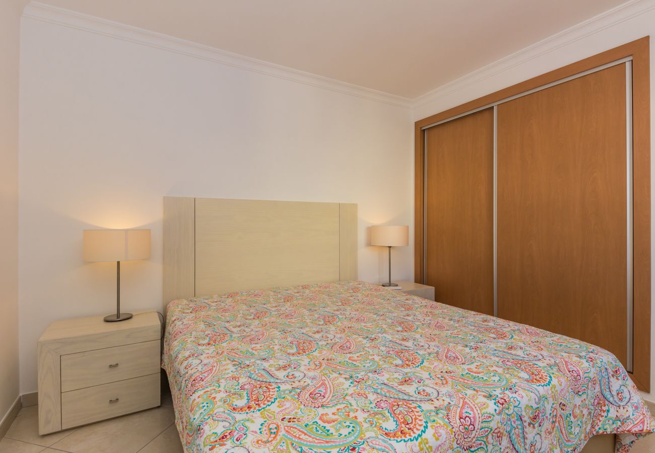 Apartamento em Manta Rota - Apartamento T3 em condominio com piscina e WIFI by AlgarveManta (3T3)