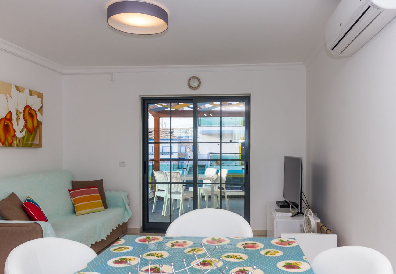 Apartamento em Manta Rota - Apartamento T3 em condominio com piscina e WIFI by AlgarveManta (3T3)