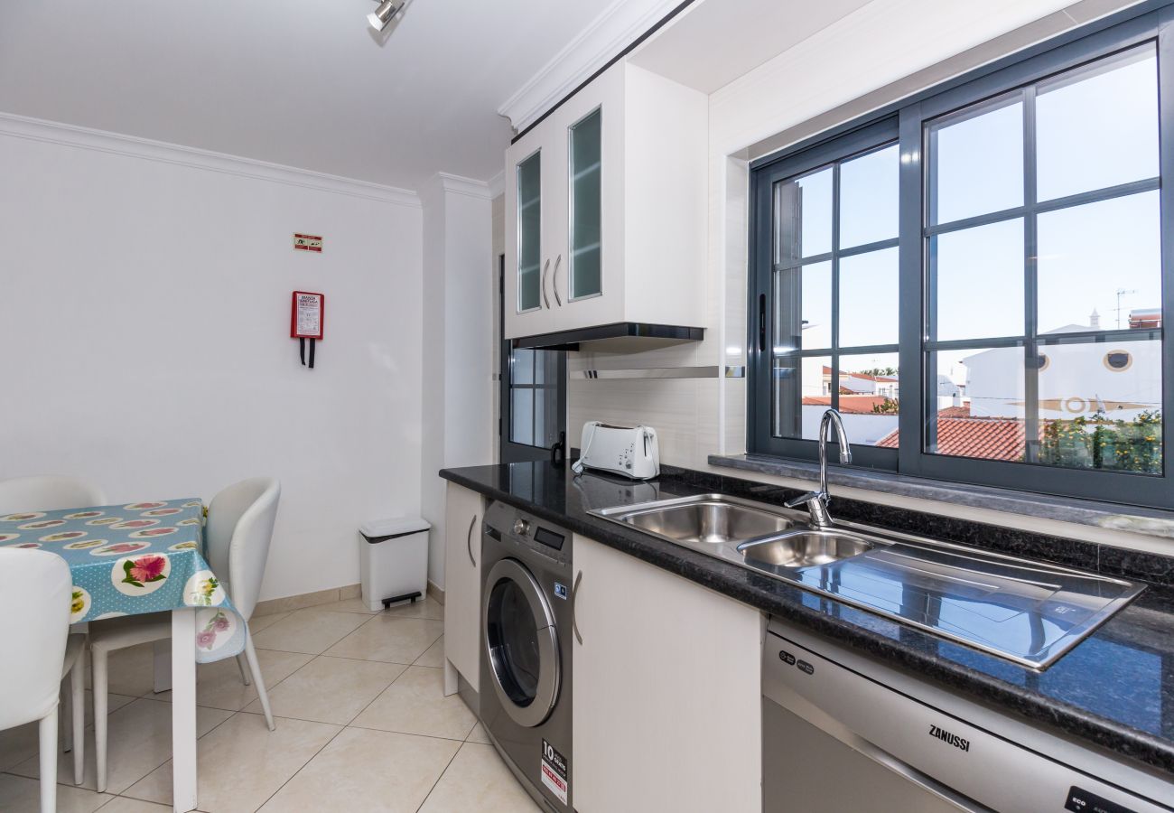 Apartamento em Manta Rota - Apartamento T3 em condominio com piscina e WIFI by AlgarveManta (3T3)