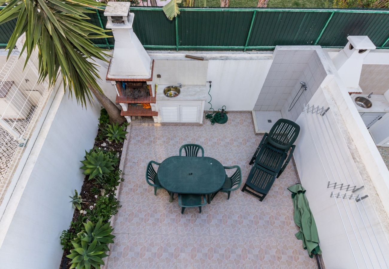 Casa geminada em Manta Rota - Moradia com 2 quartos e pátio by AlgarveManta (6V2)