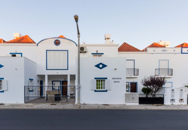 Casa em Manta Rota - Moradia de 3 quartos com pátio na Praia da Manta Rota by AlgarveManta