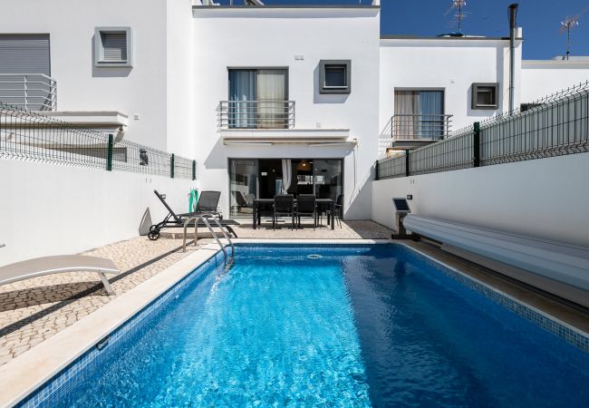 Casa geminada em Manta Rota - Moradia V3 piscina privada a 100m da praia by ALGARVEMANTA (16V3) Casa geminada em Manta Rota - Moradia V3 piscina privada a 100m da praia by ALGARVEMANTA (16V3)