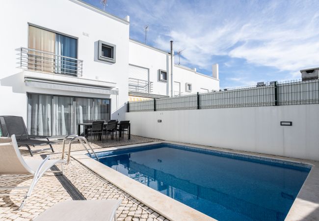 Casa geminada em Manta Rota - Moradia V3 piscina privada a 100m da praia by ALGARVEMANTA (16V3)