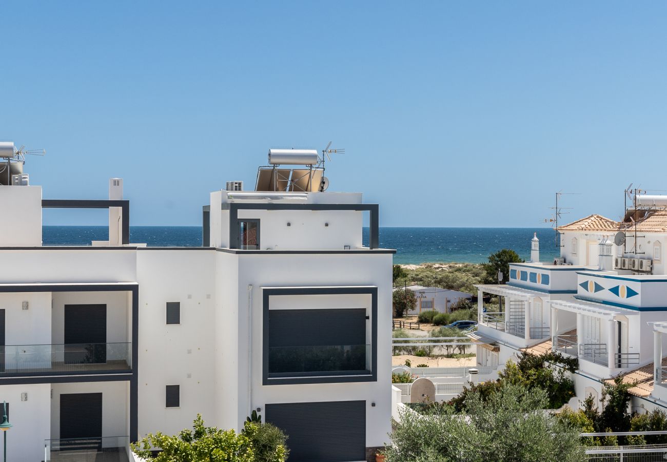Casa geminada em Manta Rota - Moradia V3 piscina privada a 100m da praia by ALGARVEMANTA (16V3)