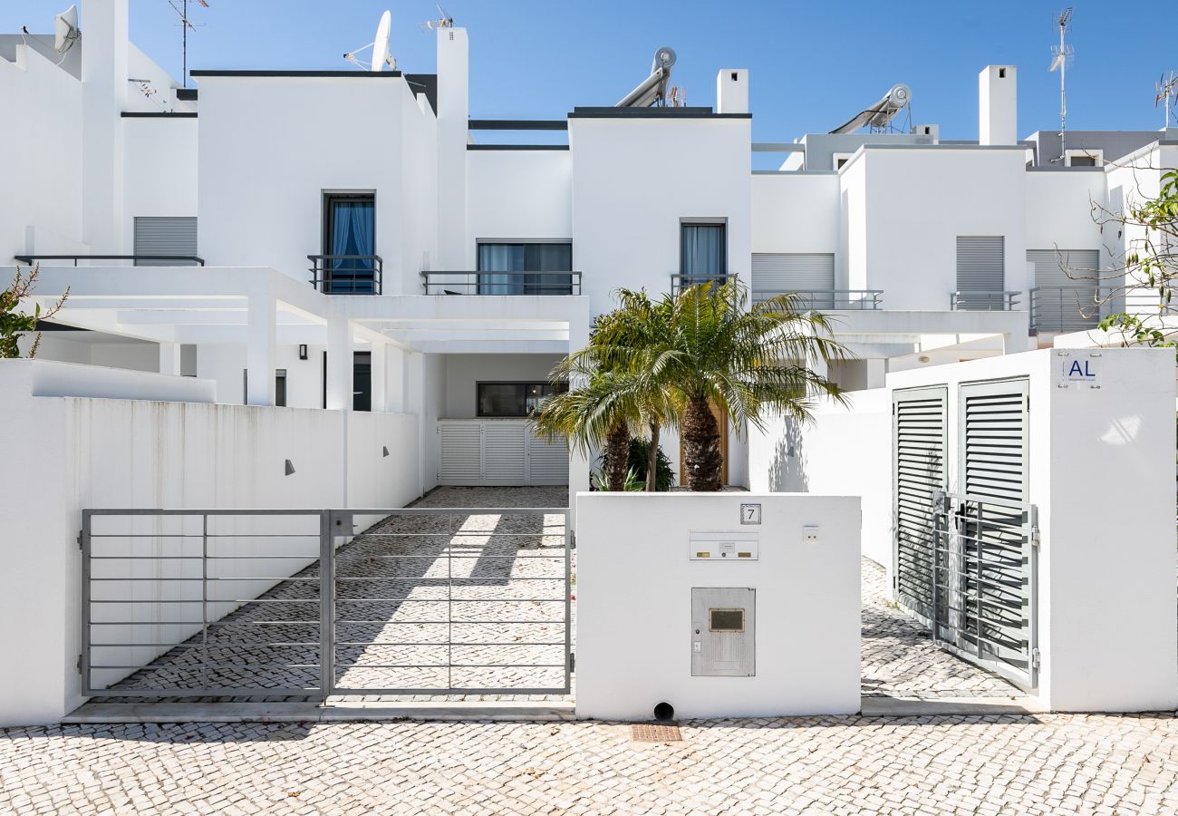 Casa geminada em Manta Rota - Moradia V3 piscina privada a 100m da praia by ALGARVEMANTA (16V3)