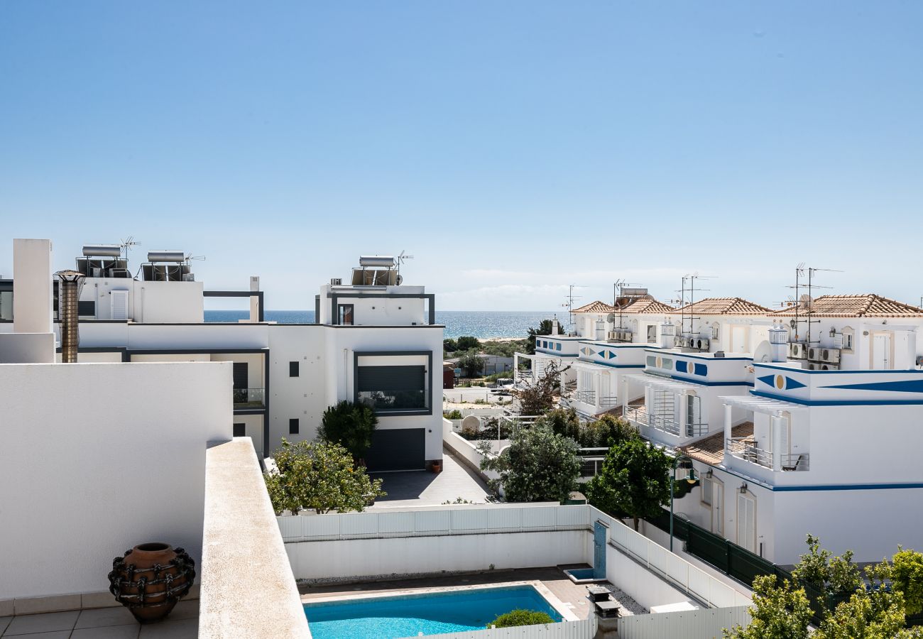 Casa geminada em Manta Rota - Moradia V3 piscina privada a 100m da praia by ALGARVEMANTA (16V3)