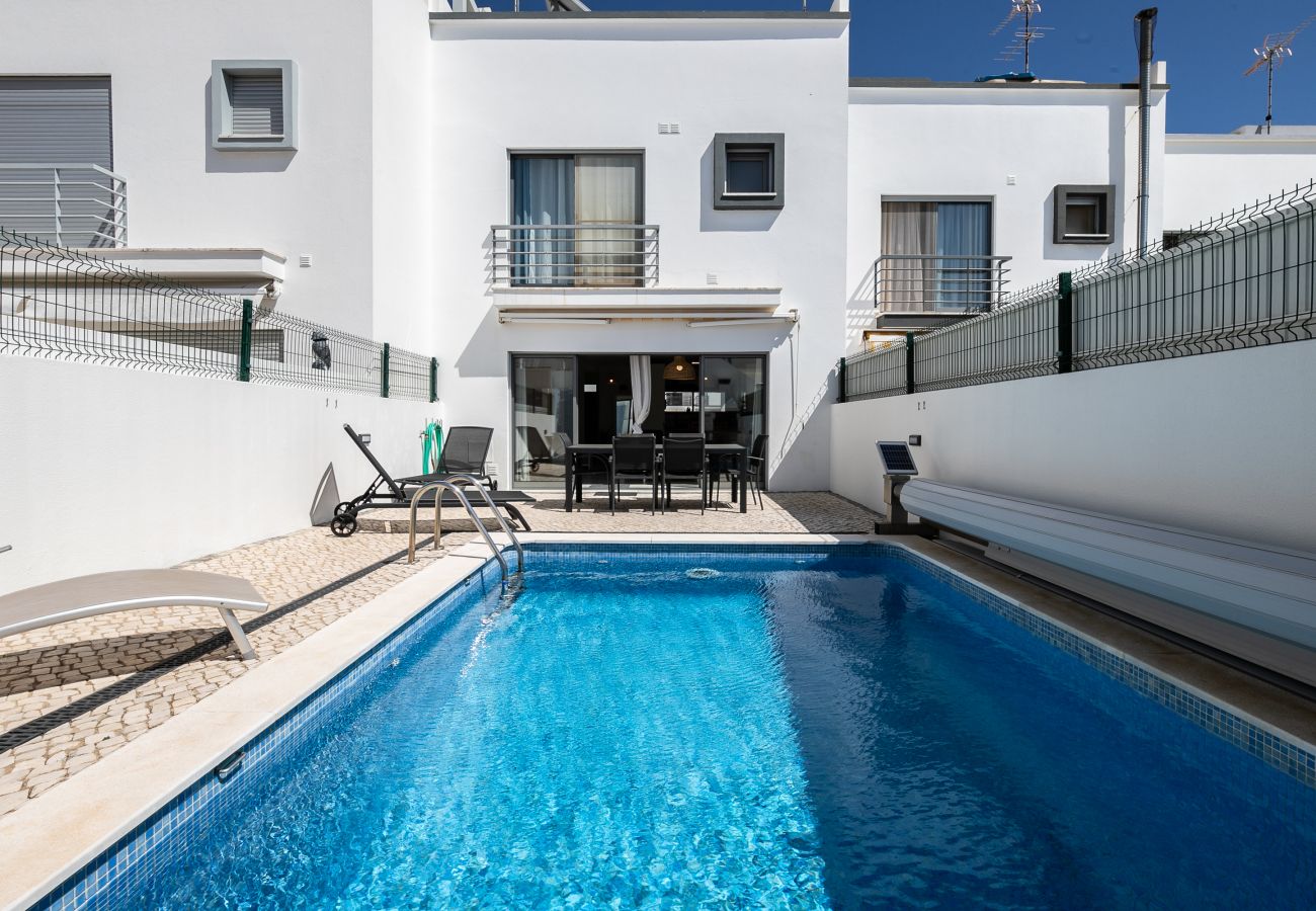 Casa geminada em Manta Rota - Moradia V3 piscina privada a 100m da praia by ALGARVEMANTA (16V3)