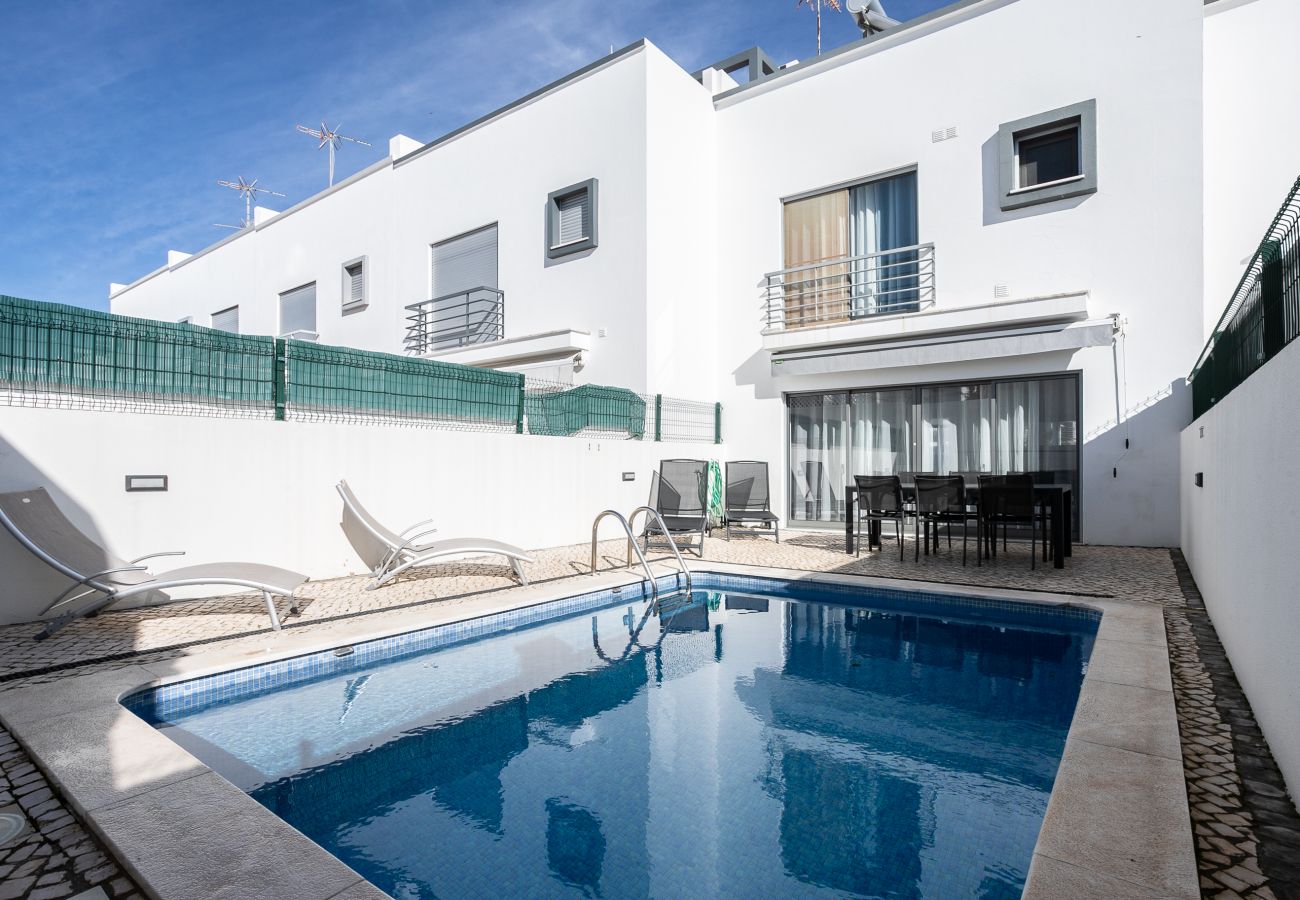 Casa geminada em Manta Rota - Moradia V3 piscina privada a 100m da praia by ALGARVEMANTA (16V3)