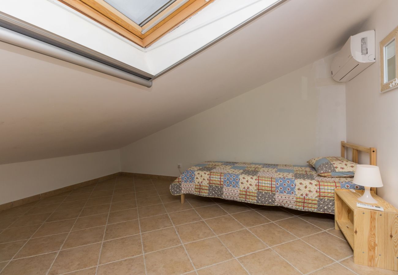 Casa geminada em Manta Rota - Moradia com WIFI, piscina comum a 200m da praia by AlgarveManta (1V4)