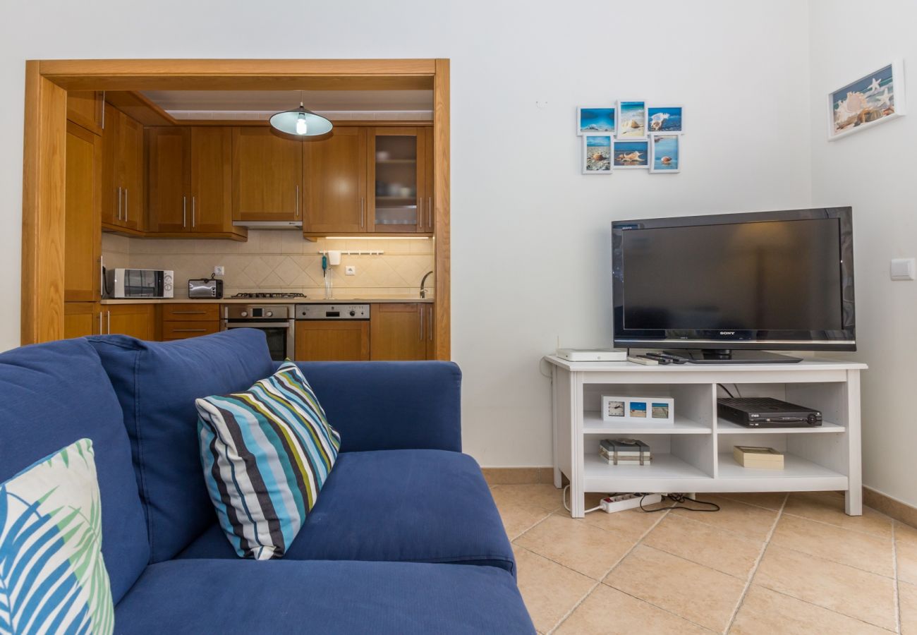 Casa geminada em Manta Rota - Moradia com WIFI, piscina comum a 200m da praia by AlgarveManta (1V4)