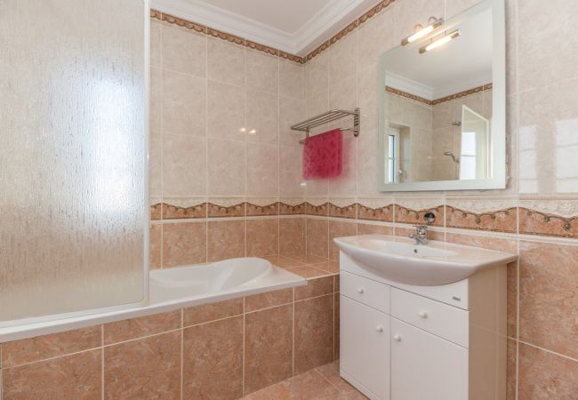 Casa geminada em Altura - Moradia de 3 quartos com piscina privada em Altura by AlgarveManta (16V2) Casa geminada em Altura - Moradia de 3 quartos com piscina privada em Altura by AlgarveManta (16V2)