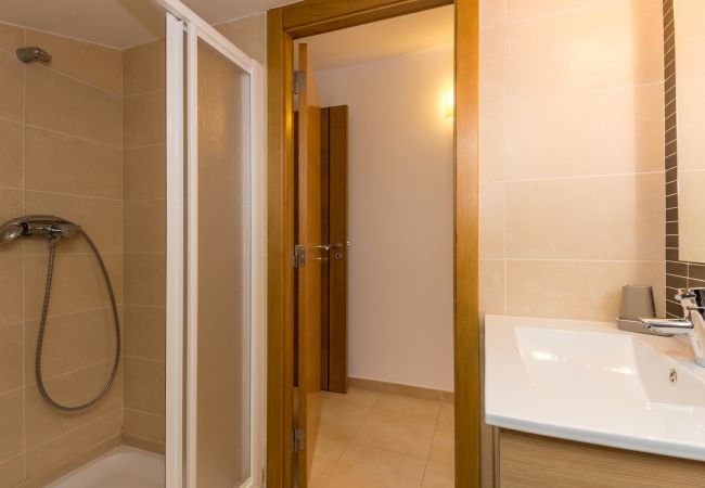 Casa geminada em Manta Rota - Moradia-B V3 1º linha de praia e Wi-Fi by AlgarveManta (8V3) Casa geminada em Manta Rota - Moradia-B V3 1º linha de praia e Wi-Fi by AlgarveManta (8V3)