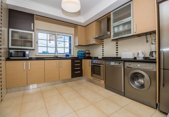 Casa geminada em Manta Rota - Moradia-B V3 1º linha de praia e Wi-Fi by AlgarveManta (8V3) Casa geminada em Manta Rota - Moradia-B V3 1º linha de praia e Wi-Fi by AlgarveManta (8V3)