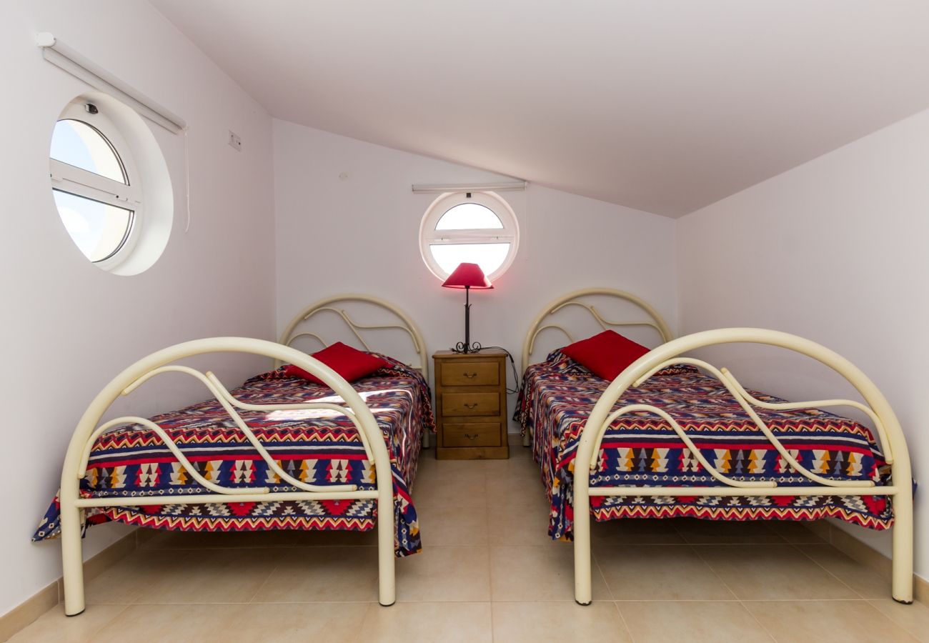 Casa geminada em Manta Rota - Moradia-B V3 1º linha de praia e Wi-Fi by AlgarveManta (8V3)
