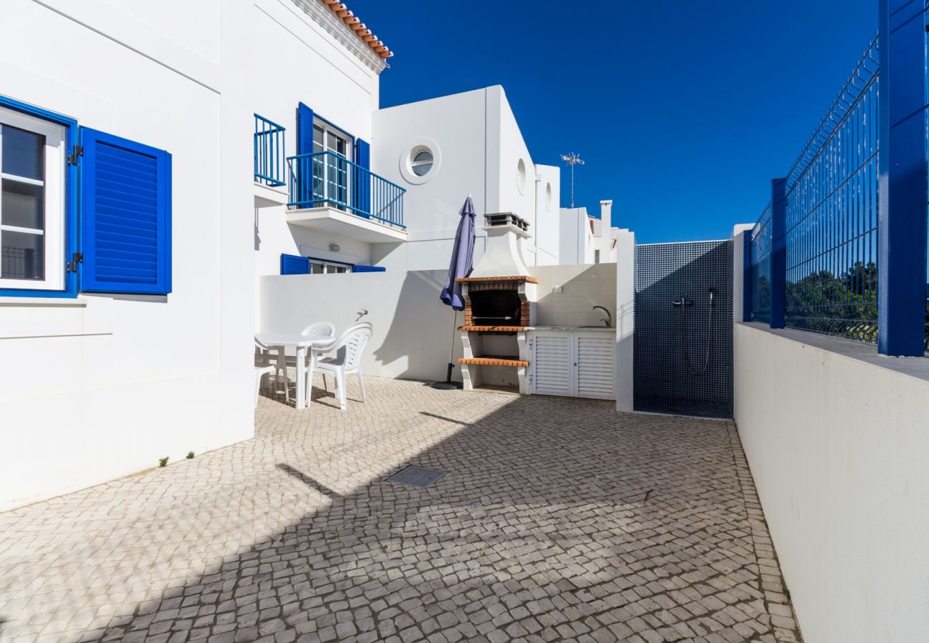 Casa geminada em Manta Rota - Moradia-B V3 1º linha de praia e Wi-Fi by AlgarveManta (8V3)