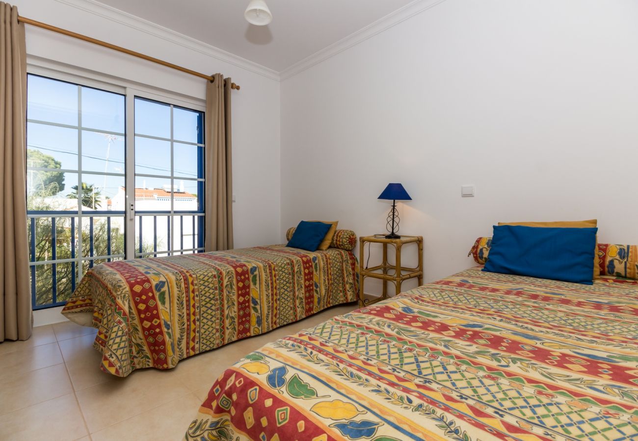 Casa geminada em Manta Rota - Moradia 3 quartos a 2 minutos da praia by ALGARVEMANTA (26V3)