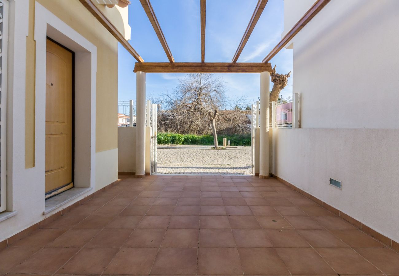 Casa em Manta Rota - Moradia com estacionamento no centro da vila by AlgarveManta (10V3)
