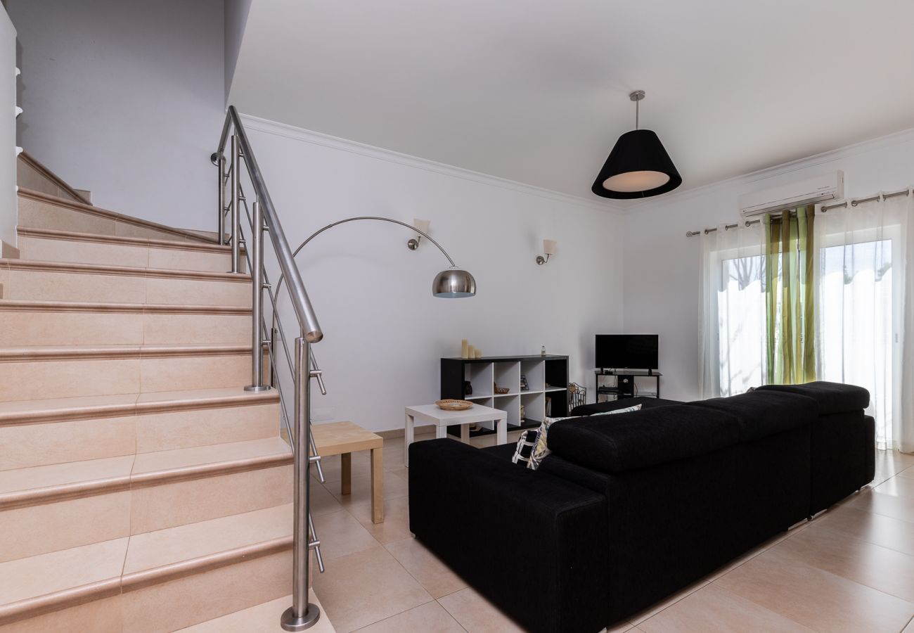 Casa em Manta Rota - Moradia com estacionamento no centro da vila by AlgarveManta (10V3)