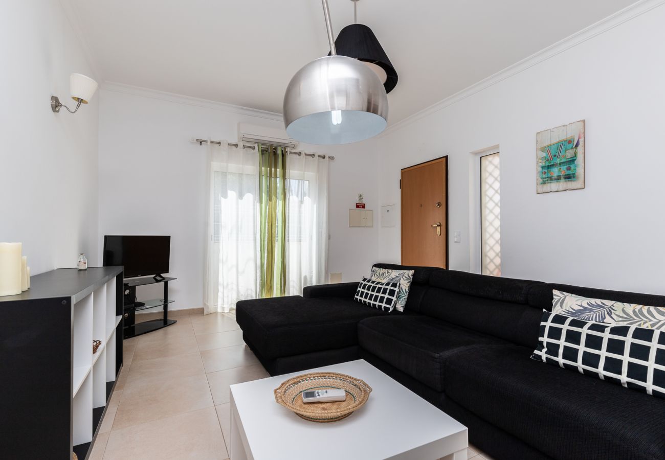 Casa em Manta Rota - Moradia com estacionamento no centro da vila by AlgarveManta (10V3)