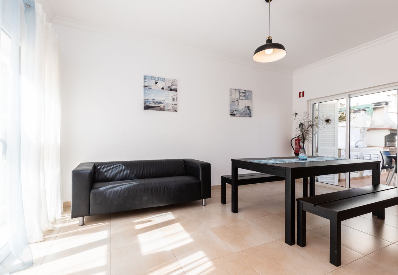 Casa em Manta Rota - Moradia com estacionamento no centro da vila by AlgarveManta (10V3)